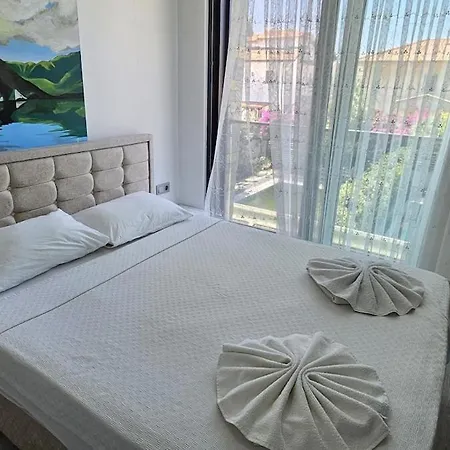 Zümrüt Villa *